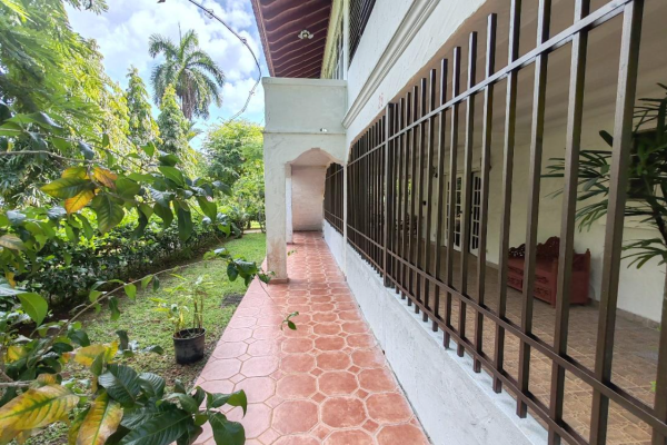 Sale of house in albrook