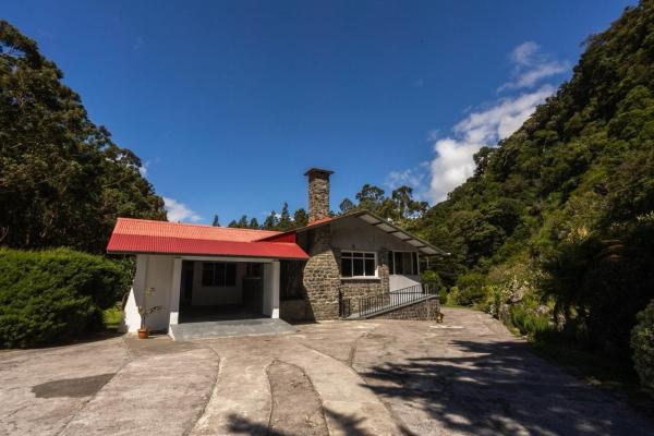 Private estate with river and hotel potential