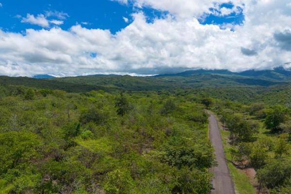 Spacious 59,086 m² land in síndigo, caldera