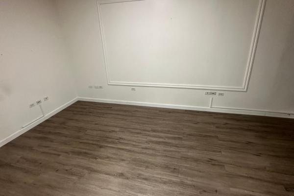 4 locales comerciales contiguos en venta | plaza colón | disponibles juntos