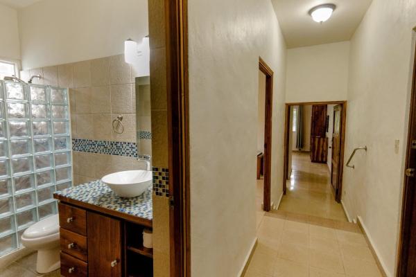 3 bed 3.5 bath home in coronado panama