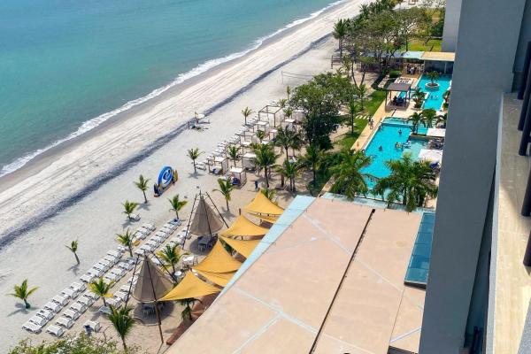 Apartamento frente a la playa en playa caracol, panamá.