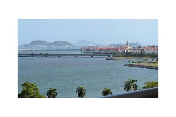 Apartamento en avenida balboa