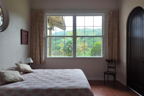 Spacious home for sale in altos del maria with pan
