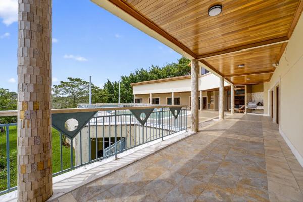 Resort-ready estate in hermosa bay boca chica