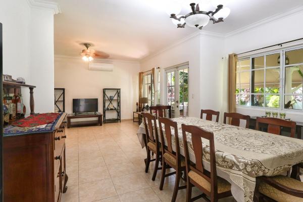 Venta de casa unifamiliar en palmeras del este, costa del este remodelada
