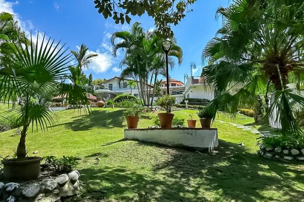Se vende hacienda en punta barco resort