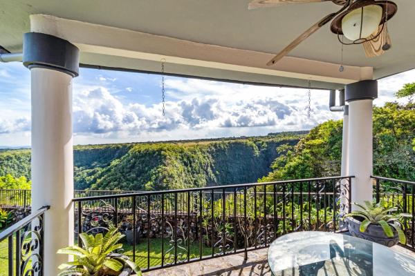 Magnificent mansion in los molinos boquete