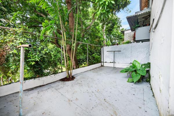 Dúplex de 3 niveles en venta en altos de miraflores, betania, panamá