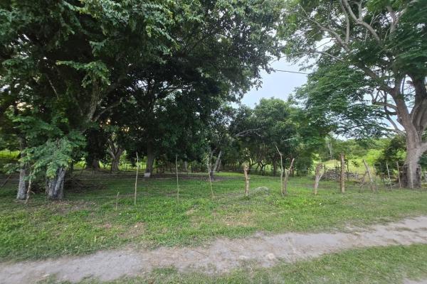 Terreno en la ermita, a pocos metros de la playa y en muy buena ubicación.
