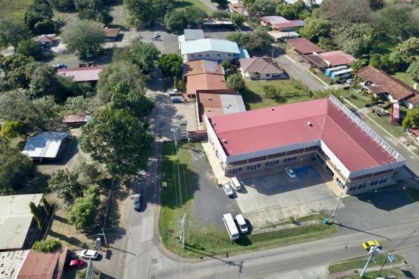 Se vende locales comerciales