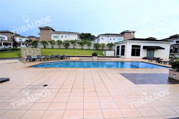 Venta de casa en dorado village en condado del rey