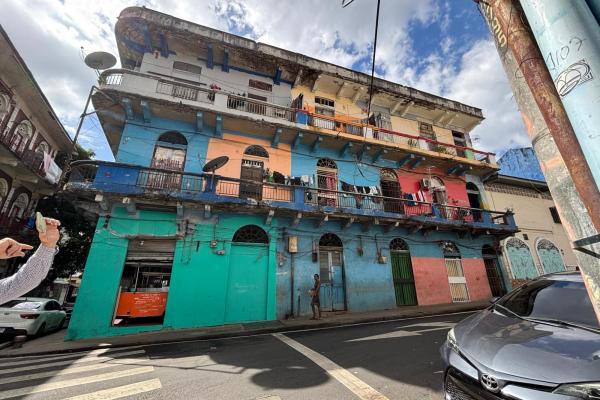 Edificio para gran desarrollo de hasta 5,000 m2 en santa ana.