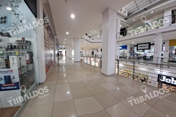 Venta de local comercial con mezzanine en los andes mall