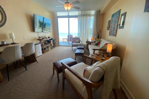 Apartamento frente al mar en coronado bay: dos estudios fusionados