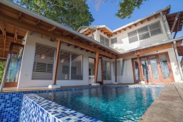 Lujosa casa en playa venao
