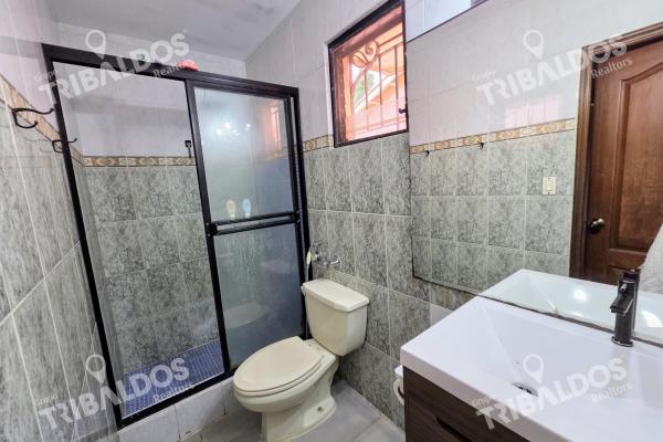 Venta de amplia casa en ph villa de vizcaya, condado del rey
