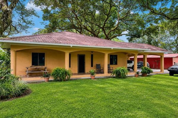 Private 7 hectare property with river near boquete