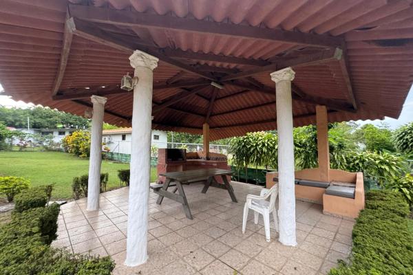 5-bedroom villa with pool in las lajas de chame