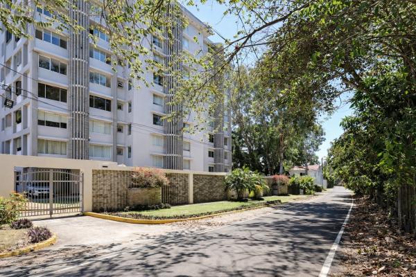 Apartamento frente al mar en venta , ph la ensenada farallón
