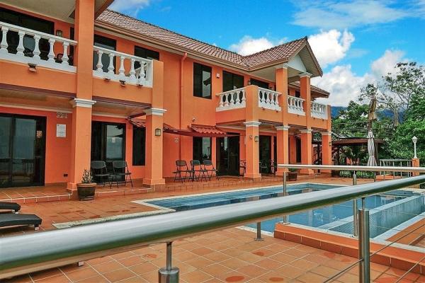 Extraordinario hotel en venta en boca chica
