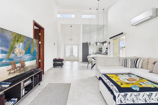 Beautiful modern 2 bdrm home with pool