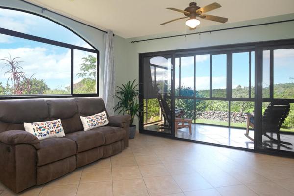 Rare ground-floor canyon view condo in los molinos