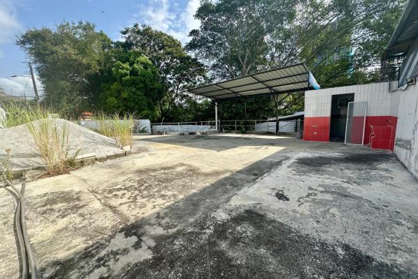 Commercial lot for sale or rent in linda vista