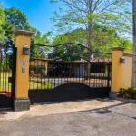 Exclusivo oasis urbano: residencia unifamiliar estilo villa campestre.