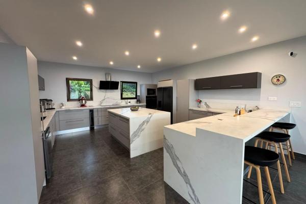 Casa de estilo contemporáneo en boquete country club, panamá.