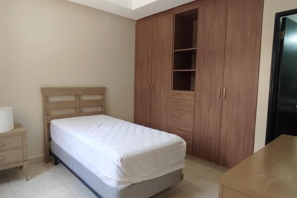 Vendo townhome en embassy club para inversionistas. generando renta.