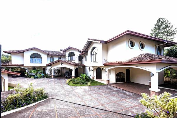 For sale triplex in boquete