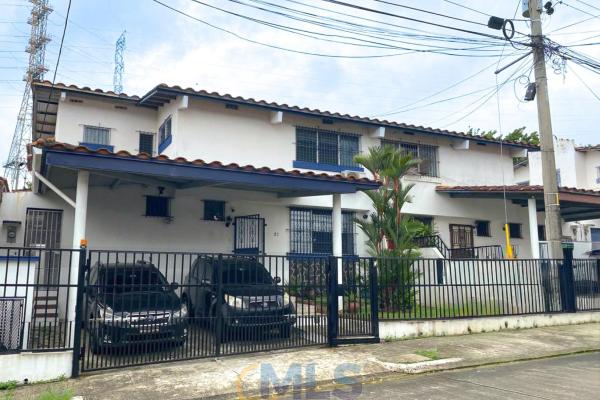 Casa de 2 niveles con 4 recámaras en altos de panamá