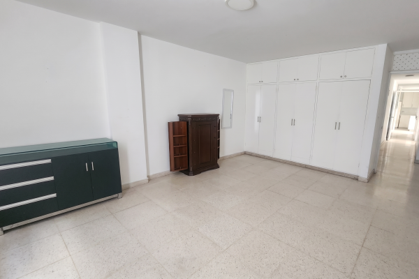 Sale of apartment in the esmeralda building, bella vista