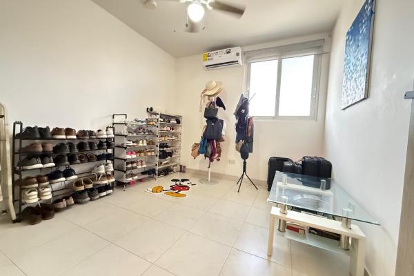 Sale of apartment in torres de versalles ii building