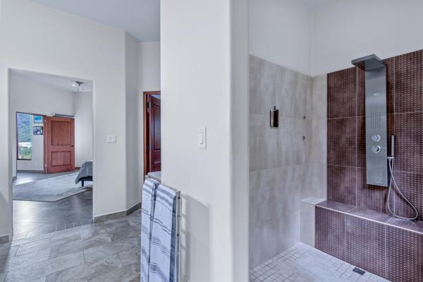Elegant 4-bedroom furnished estate in boquete