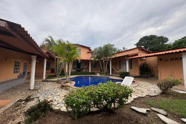 5-bedroom villa with pool in las lajas de chame