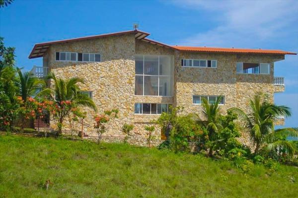 Casa frente a la playa de 4 habitaciones con piscina en boca chica