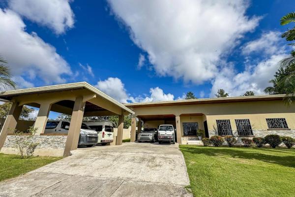 Home with pool on a 2,239 m² lot