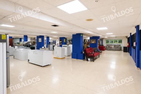 (negociable) venta de edificio comercial en calidonia