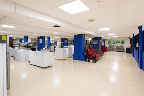 (negociable) venta de edificio comercial en calidonia