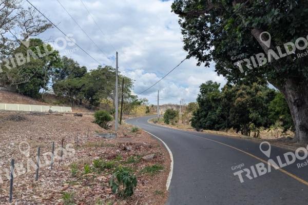 Venta de terreno comercial con mejoras