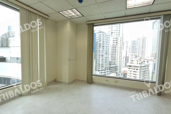 Venta de oficina en ph world trade center