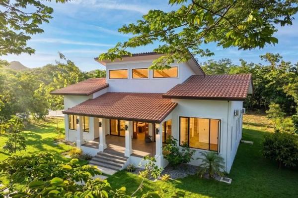 New 3-bedroom villa in boca chica
