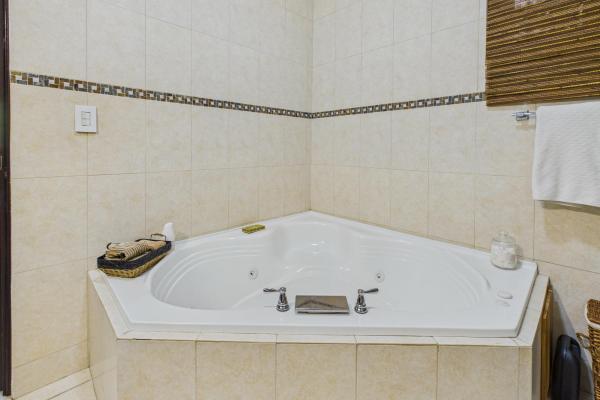 3 bdrm tropical estate hacienda pacifica