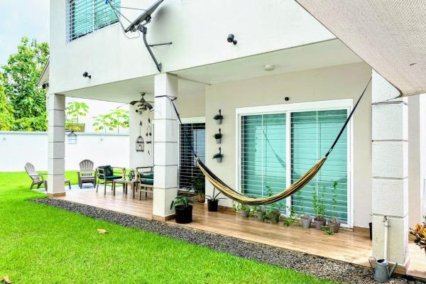 Sale of house in dorado village in condado del rey