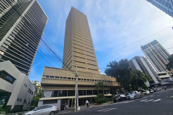 Banco vende local comercial en torre comosa, obarrio