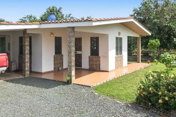 Casa en pedasí con área independiente para huéspedes