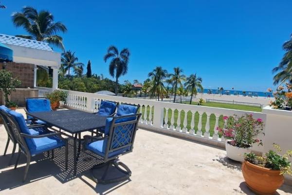 Villa dúplex frente al mar en playa blanca