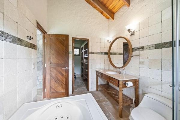 Finca privada de montaña en 3 acres en el valle